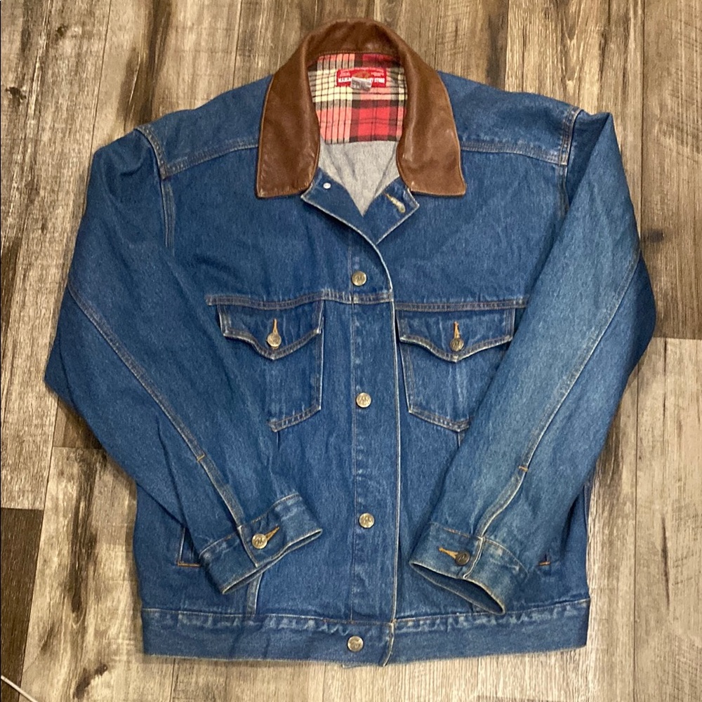 Marlboro Country Store blue denim jacket. Size L